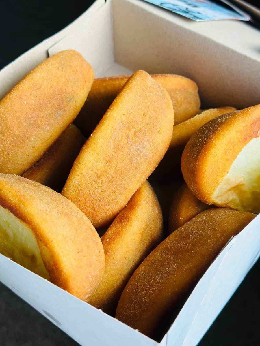 مبطن